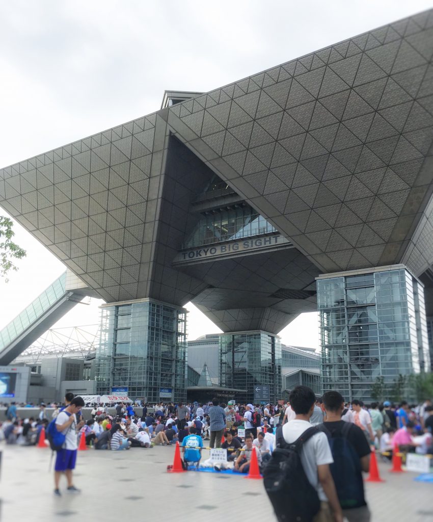 サークル入場